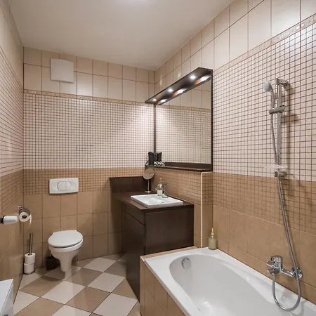 Myflat Club 218 Gold7 Wellness Apartment *